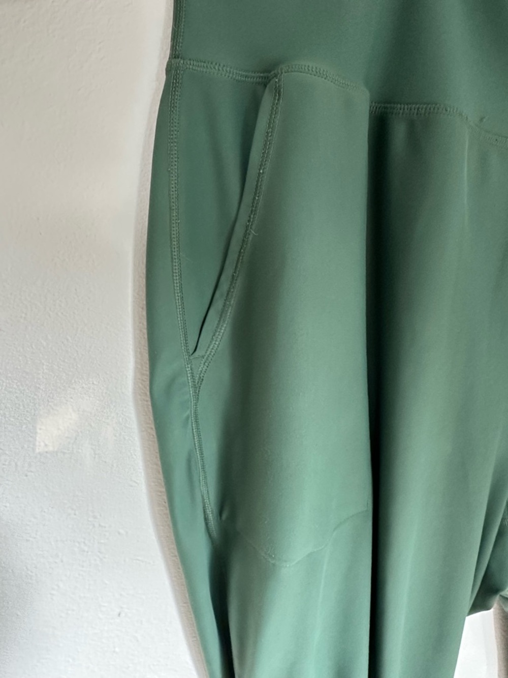 Old Navy Active POWERSOFT Hi-Rise leggings Go-Dry XXL w/pockets and jogger cuff - Picture 3 of 5
